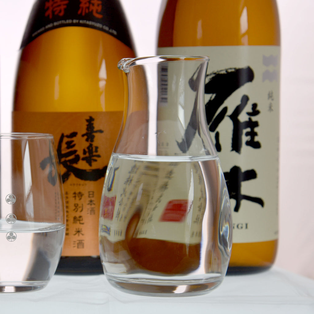 Tebineri small carafe for sake or dashi